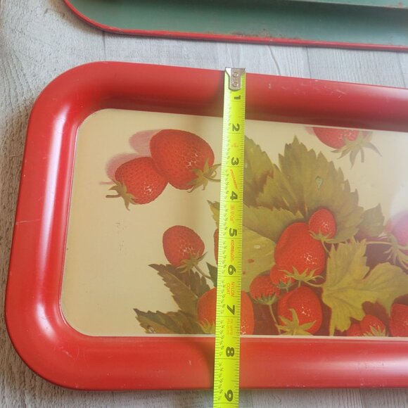 Vintage Metal Serving Trays Set Of 2 Strawberry Design Rectangular Red & Green - Picture 8 of 8